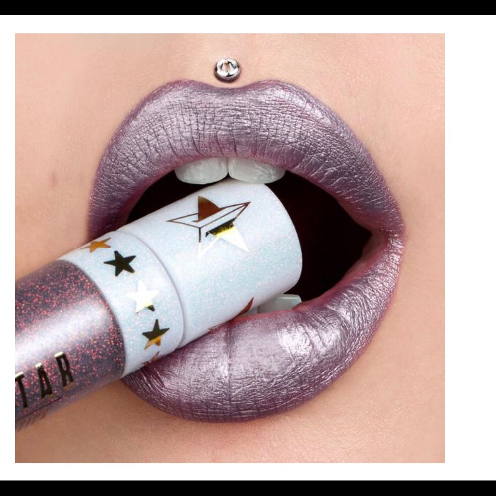 Jeffree Star liquid lipstick Clout